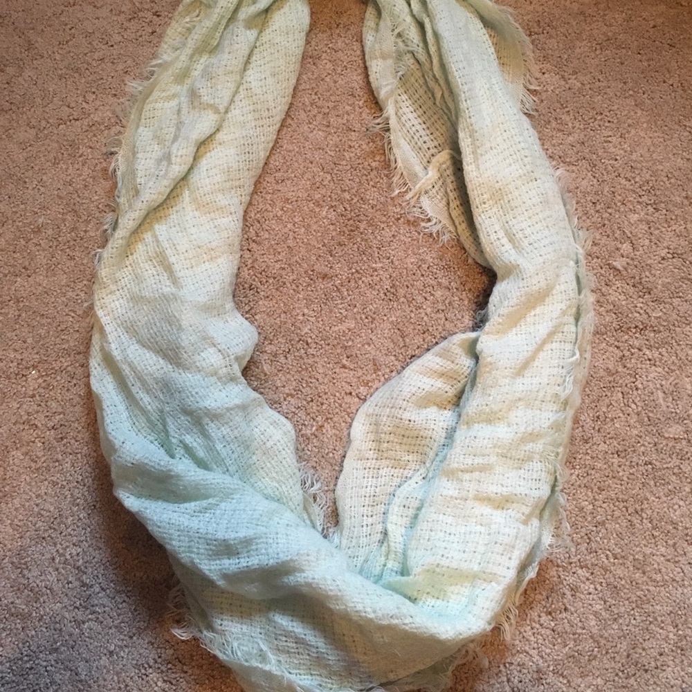 Old Navy Super Soft Scarf!!!